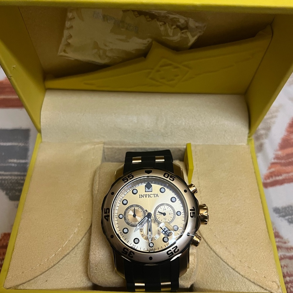 Invicta Men Watch 17885